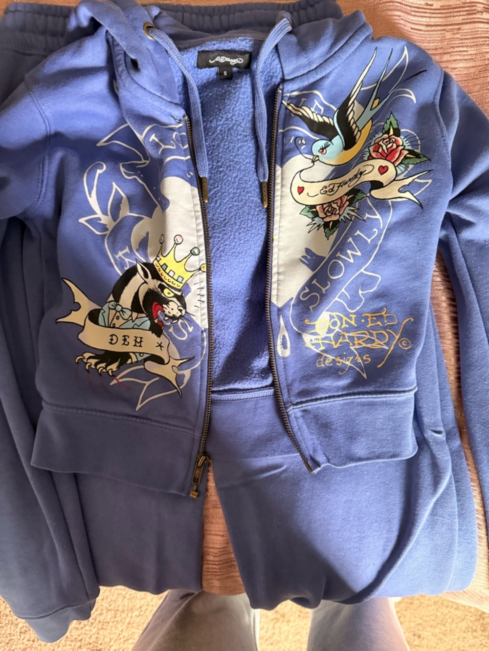 Ed Hardy Powder Blue Sweatpants with Gold Logo - Picture 4 of 6